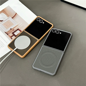 Étui de téléphone antichoc en TPU souple à motif fibre de carbone pour Samsung Galaxy Z Flip 7 6 / Z Fold 7 6 5, coque magnétique Funda - Product Image 2