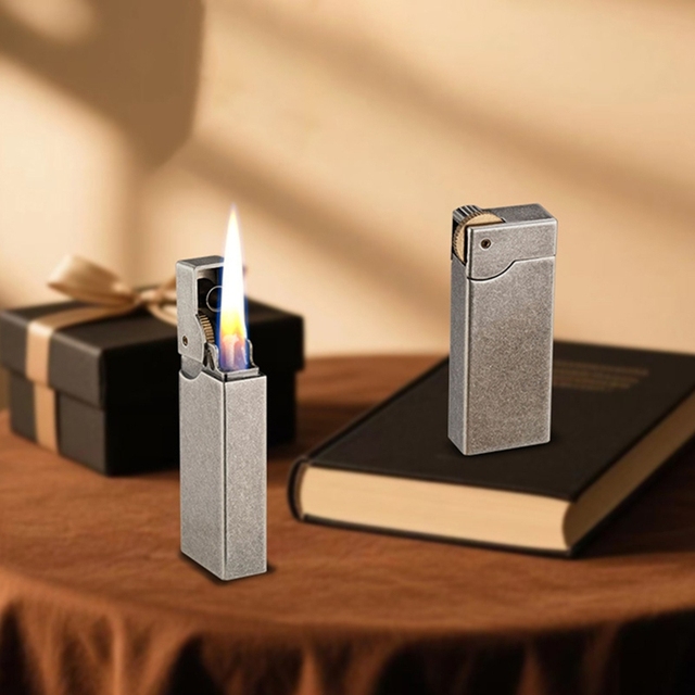 Modern Pocket Kerosene Cigar Lighter Collectible Gift Refillable Flint Wheel Ignition Windproof Flame Mini Portable Design