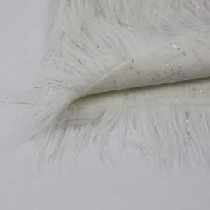 Peluche bouclée blanche de <span class=keywords><strong>tissu</strong></span> de vêtement de fourrure de long Plie avec le jouet de Lurex et les textiles à la maison - Product Image 3