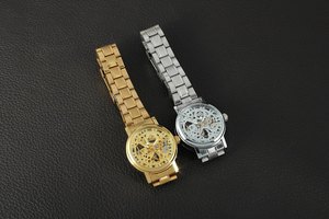 WINNER Montre automatique squelette de luxe pour femme, élégante, en acier inoxydable doré, avec affichage à aiguilles et cadran en verre Haiou - Product Image 6