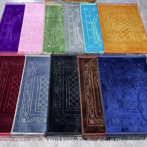 Tappeto da Preghiera in Velluto Spesso Stampato e Goffrato Antiscivolo per Pellegrinaggio in Medio Oriente, Vendita Diretta dalla Fabbrica - Product Image 3
