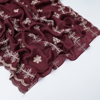 Hijab en polyester pour femmes, brodé de fleurs, style vintage, foulard doux avec bordure en dentelle festonnée délicate pour un usage quotidien