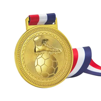 Op maat gemaakte gouden award herdenkingsprijs metalen voetbalbeker voetbalkampioenschap medaille