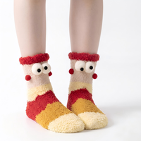 Chaussettes d'intérieur personnalisées, amusantes, moches et mignonnes, avec yeux 3D, en polaire corail pelucheuse, thermiques, pour l'hiver, OEM ODM, vente en gros, nouveauté