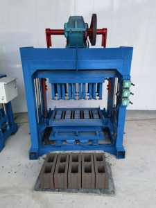 Macchina per la produzione di blocchi cavi in calcestruzzo elettrico piccolo cemento mattone cavo produttore prezzo - Product Image 5