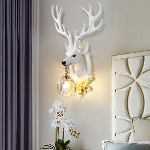 Lampada da Parete Stile Europeo a Forma di Testa di Cervo, Design Nordico Creativo per Soggiorno, Sfondo TV, Testiera, Lampada a Corna di Cervo - Product Image 3