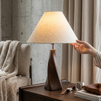 Lampe de chevet moderne en bois massif avec base en spirale en noyer, style mid-century, abat-jour en tissu, pour la décoration de bureau