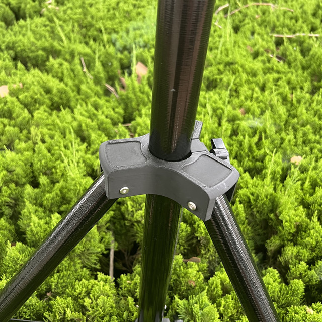 MARCH High Stiffness 1.8m Matte Finish Carbon Fiber Leg Camera Tripod OEM Manufacturer for Studio Shooting