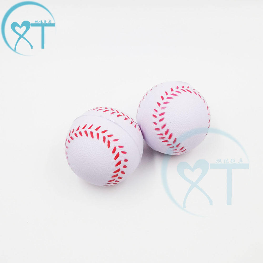 Baseball blanc de 4cm peint à la bombe