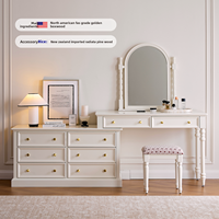 Commode de chambre intégrée style français en bois massif avec tiroirs et rangement au pied du lit, table de maquillage, nouveau modèle 2026