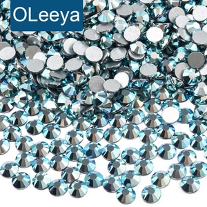 Strass à dos plat non thermocollants Oleeya en gros SS6-SS30 Couleurs spéciales Gemmes pour Noël Strass pour ongles Bling-bling - Product Image 1