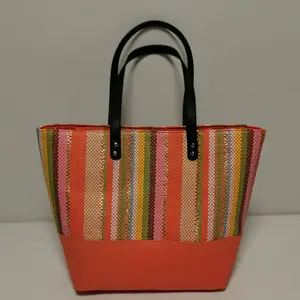 Популярная стильная и водонепроницаемая модная соломенная сумка, удобная в использовании Женская бумажная пляжная сумка с ручкой из ПУ