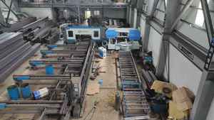Línea de procesamiento de haz automático tipo U, máquina de sierra de cinta inglete de corte de metal de alta precisión - Product Image 3