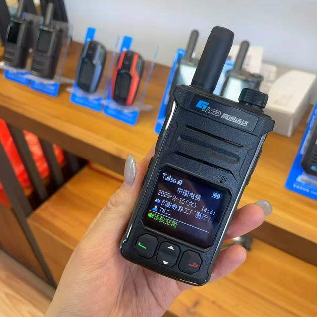 Real PTT 4G LTE IP POC Radio 100KM 200KM 5000KM Long Range Global Network Handy Talky SIM Card World Internet Walkie Talkie