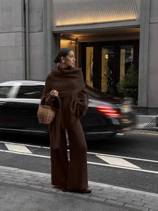 Nuovo Set Moda Autunno 2025 per Donna, Vendita all'Ingrosso, Maglione Lavorato a Maglia con Collo Tondo e Pantaloni a Gamba Larga, Motivo Tinta Unita per Uso Quotidiano - Product Image 1