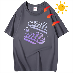 कस्टम पुरुषों की ओवरसाइज टी टी-शर्ट यूव रंग बदलने वाले लोगो टी शर्ट 180 ग्राम कपड़े पफ प्रिंट डिजाइन शर्ट जो सूरज में रंग बदलते हैं - Product Image 1