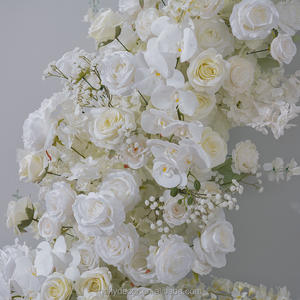 新婚舞台背景采用白兰花、玫瑰和绣球花等人造花进行布置。 - Product Image 4