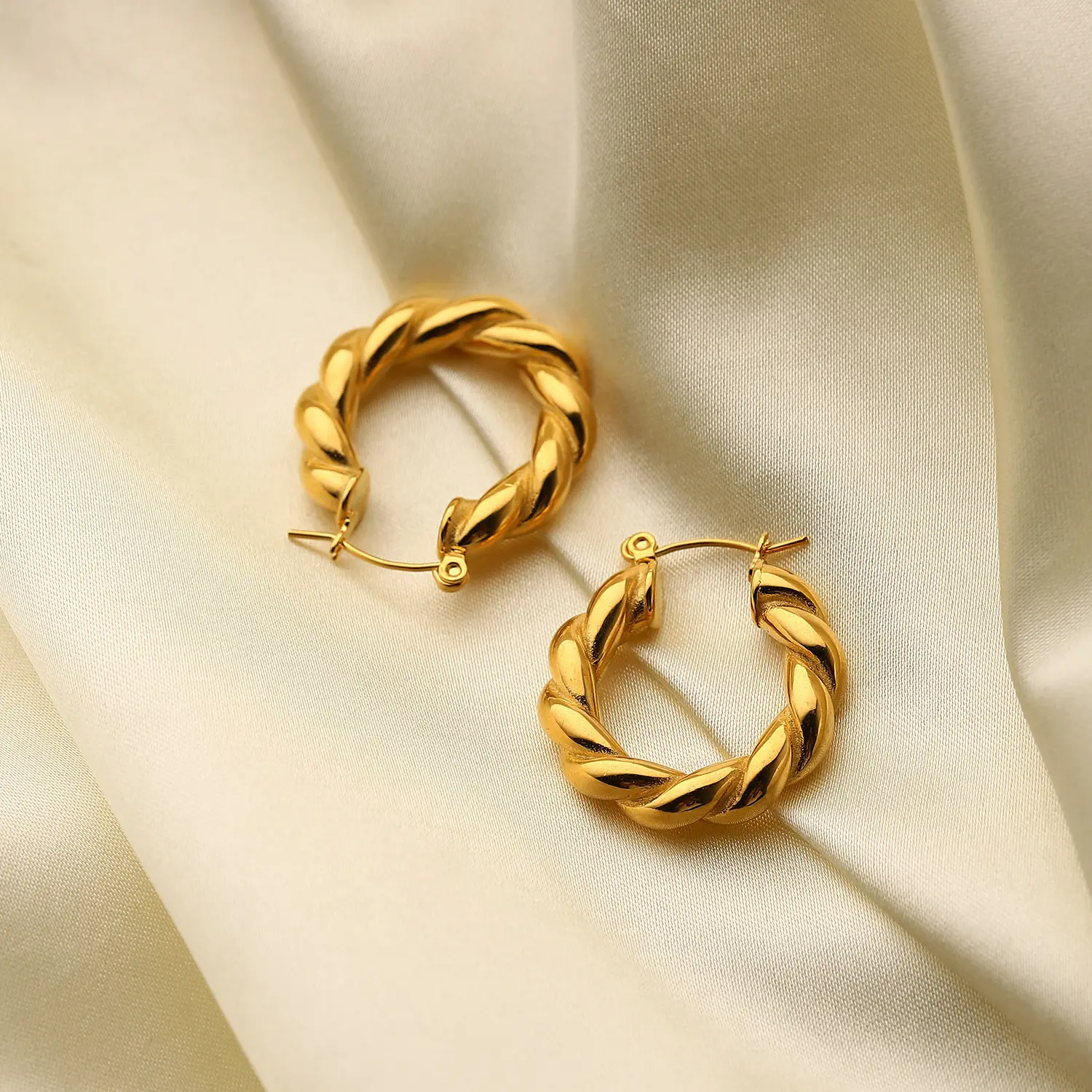 Vershal A687 French Retro 18k Gold Plated Stainless Minimalist Twisted Hoop Earrings Jewelry