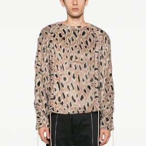 Pull en tricot moelleux à motif de logo personnalisé avec pull en mohair à pois imprimé léopard pour hommes - Product Image 1