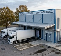 Structure en acier à portique industriel sur mesure pour chambre froide, entrepôt isolé pour l'âge de maturation de la viande, éco-responsable et économe en énergie