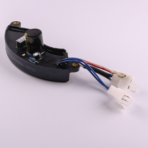 Régulateur de tension triphasé AVR 250V 470µF immergé dans l'huile, auto-refroidissant, type C, avec auto-coupleur à enroulement central - Product Image 3
