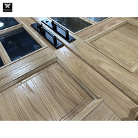 Porte en bois massif de chêne rouge de style américain classique pour l'entrée de la maison avec serrure intelligente