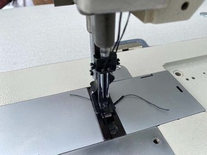 Machine à coudre industrielle OREN à double aiguille pour matériaux épais et cuir, modèle RN6620-D3 - Product Image 2