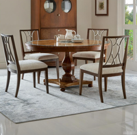 Ensemble de table à manger ronde en bois massif couleur noyer classique avec 4 chaises rembourrées