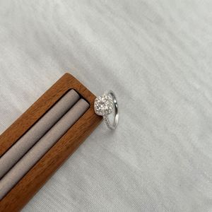 Fabricant de bijoux de luxe Dylam, bagues de cocktail en argent 925, pierre de moissanite 1,59 ct couleur D VVS1, bague de mariage - Product Image 6