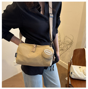 Bolso Cruzado de Alta Calidad para Mujer <span class=keywords><strong>con</strong></span> Mini Bolsa Extraíble, Sistema de Almacenamiento Doble, Superficie Texturizada y Tono Neutro Vintage - Product Image 5