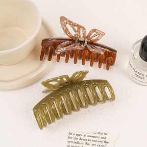 Jepit Rambut Custom Warna Jelly Plastik Baru Jepit Kupu-kupu Aksesoris Rambut Wanita Grosir Campuran - Product Image 4