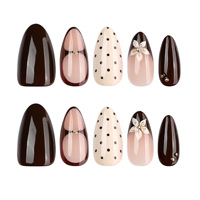 Ongles à presser vintage en PMMA à motif floral, base rose nude, bord brun, pois, fleur blanche peinte à la main, perle dorée, forme amande, collection automne