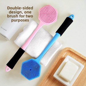 Brosse de bain en silicone avec long manche pour le corps et le dos, entièrement naturelle - Product Image 2