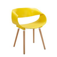 Chaise de table en plastique de haute qualité, fabriquée avec de la résine plastique avec des pieds en bois de hêtre