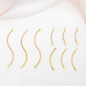 Chaînes en cuivre plaqué or pour la fabrication de boucles d'oreilles, accessoires de bijoux DIY, forme incurvée à double trou, placage 18k 14k - Product Image 1