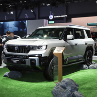 Nouveau SUV tout-terrain BYD DENZA B8 RHD 2026, 6 places, PHEV automatique, Euro VI, R19, intérieur sombre, véhicule à conduite intelligente