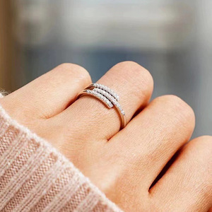 Bague ajustable en zircon à ligne géométrique pour femme, bijou de doigt étincelant et tendance - Product Image 6