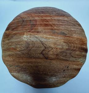 Élégant plateau de service en résine naturelle avec design rond élégant, idéal pour le thé, le café et le petit-déjeuner d'Inde. - Product Image 2