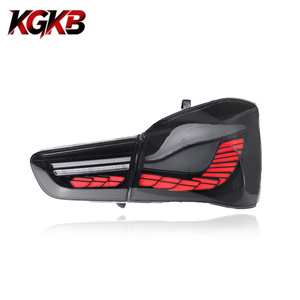 Gruppo Luci Posteriori LED KGKB per <span class=keywords><strong>BMW</strong></span> Serie 1 F20 F21 <span class=keywords><strong>118i</strong></span> M135i 2015-2018, Design a Squame di Drago, Indicatore di Direzione Sequenziale, Plug & Play - Product Image 1