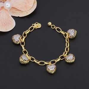 Pulsera Unisex de Dos Tonos con Cadena y Eslabones en Forma de Corazón, Chapada en Oro de 24K, Marca JXX Trendy - Product Image 3