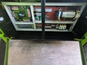 Machine de moulage par injection hydraulique horizontale Yizumi d'occasion pour 200SKIII avec servomoteur, vis et boîte de vitesses, pompe PLC, roulement - Product Image 5