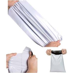 Bolsas de Polietileno con Refuerzo Lateral, Impresas en Gravura Blanca y Negra, para Envío de Ropa, Embalaje Seguro para Zapatos - Product Image 2