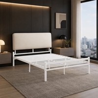 Lit en fer polyvalent rembourré blanc, tailles simple, double et multi, avec tube en acier renforcé et mousse, idéal pour chambre, hôtel, auberge – Vente en gros