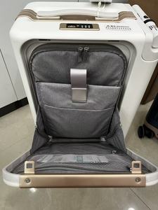 Maleta Automática con Ruedas y Aprobación para Cabina, Carro de Aluminio, Capacidad Extra Grande - Product Image 4