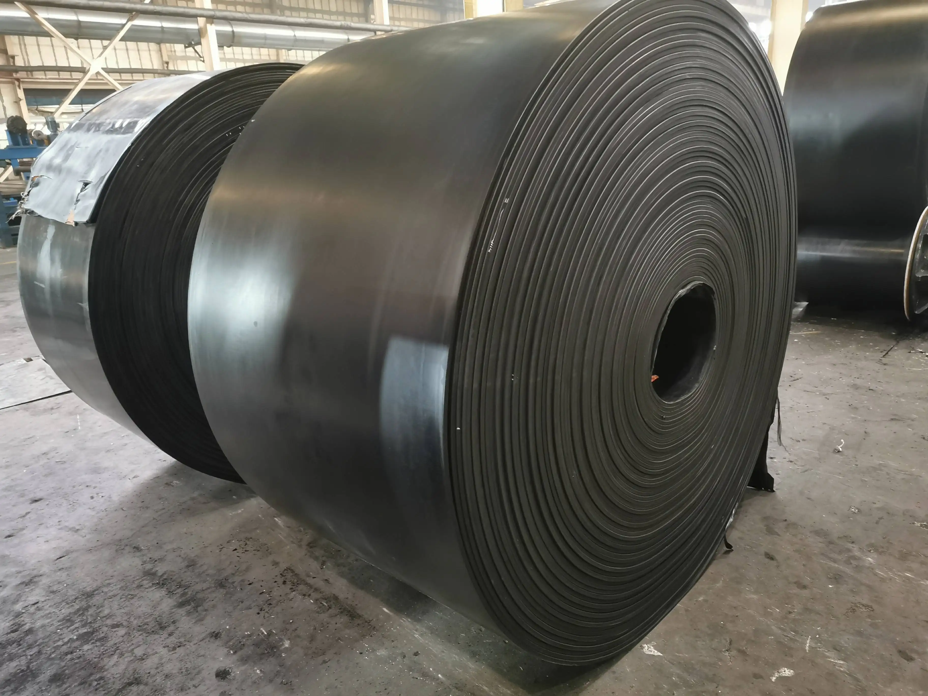 Material Handling High Tensile strength Good quality Durable Black Rubber EP Conveyor Belt