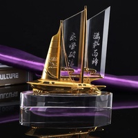 Modèle personnalisé de bateau à voile en métal et cristal, figurine de bateau à voile en verre, trophée de voile en cristal pour trophée de cristal Souvenirs