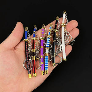 سلسلة مفاتيح على شكل سيف زورو من الأنيمي، طول 9 سم، نموذج سلاح معدني من ون بيس، قلادة كاتانا يابانية للزينة، الأكثر مبيعًا - Product Image 1