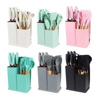 Ensemble d'ustensiles de cuisine en silicone 19 pièces avec manche en bois, outils de cuisson, couteau, planche à découper, seau de rangement, ensemble d'accessoires de cuisine