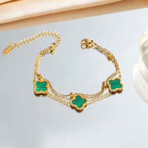 Bracelet de charme en acier inoxydable de haute qualité à quatre feuilles de trèfle pour <span class=keywords><strong>femmes</strong></span>, plaqué or, zircon, coquille, élégant, sans ternissement - Product Image 3