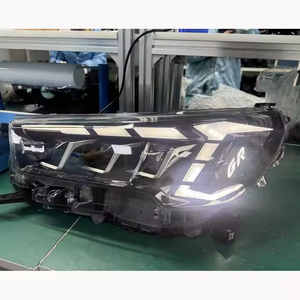 Mise à niveau des pièces automobiles des phares à LED pour Toyota Hilux REVO 2021-2024 Toyota Hilux avec phares à trois lentilles GR - Product Image 4